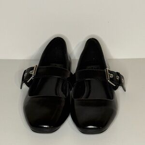 Like New Dolce Vita Ballet Flats with Buckle women’s size 8